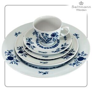 Seltmann Weiden Christina Porcelain Blue Onion Dinner Set (5 pieces)